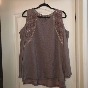 JOLT cold shoulder top: printed shoulder